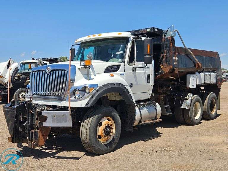 2011 International WorkStar 7600 RWD Dump Truck