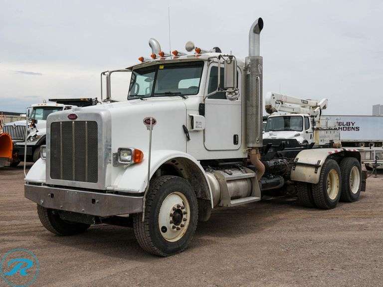 2008 Peterbilt 365 T/A Rolloff Truck