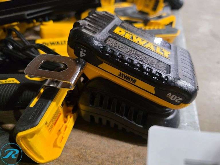 (5) Dewalt 20V Cordless Power Tools with Charger and (1) Battery - Roller Auctions