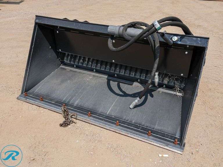 John Deere SA72 Hydraulic Side Bucket with Conveyor To Fit Skid Steer Loader
