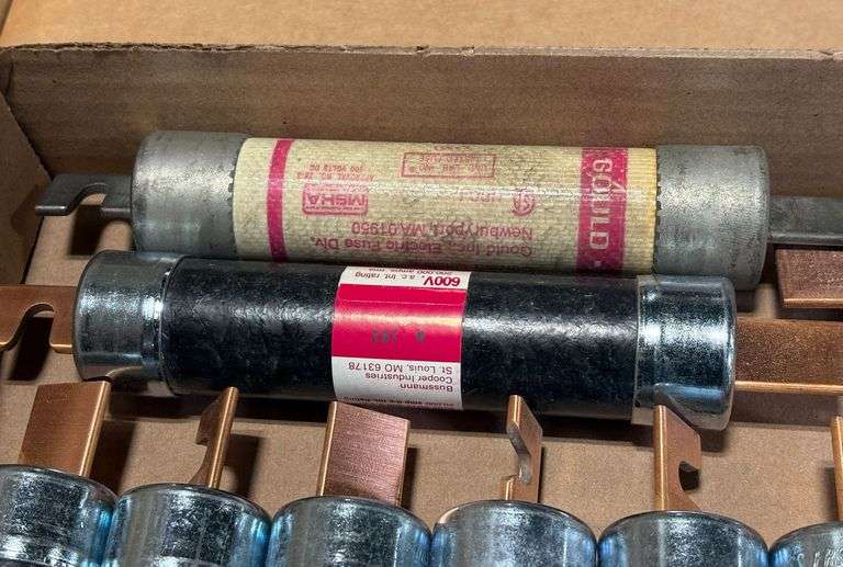 Bussmann FRS-R-100 Fusetron Fuses, 600V - Roller Auctions