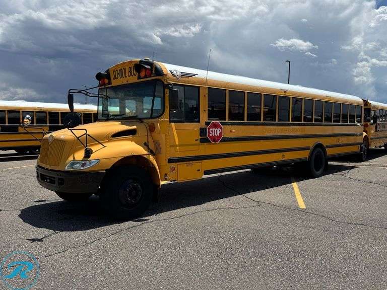 2005 IC Corporation CE300 RWD 77-Passenger School Bus