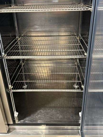 Turbo Air TSR-72SD-N Three-Door Reach-In Refrigerator with Casters, 110-120V - Roller Auctions
