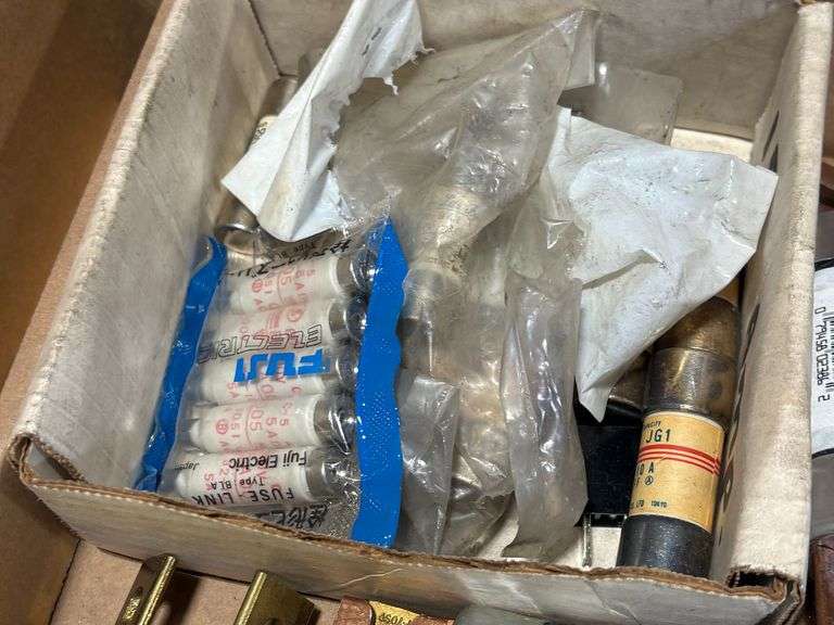 Tray of Assorted Fuses: Fusetron, Cooper, and Fuji Industrial - Roller Auctions