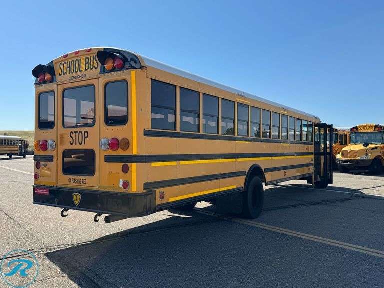 2005 IC Corporation CE300 RWD 77-Passenger School Bus - Roller Auctions