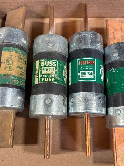 Tray of Bussmann Fuses - Roller Auctions