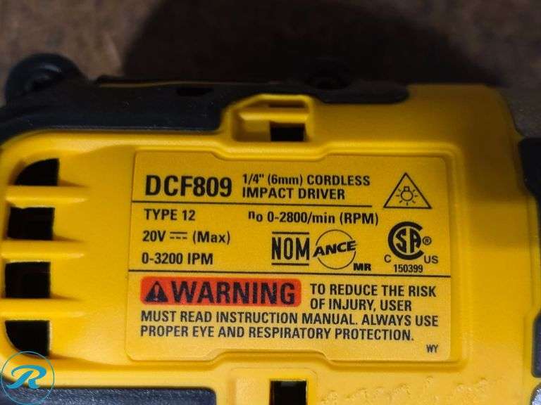 Dewalt DCF809 20V Cordless Impact Driver, Charger, Battery, and Bag - Roller Auctions