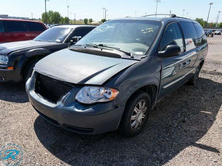 2007  Chrysler  Town & Country Touring   FWD
