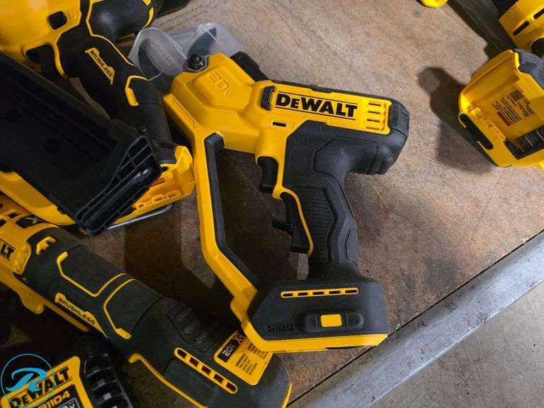 (5) Dewalt 20V Cordless Power Tools with Charger and (1) Battery - Roller Auctions
