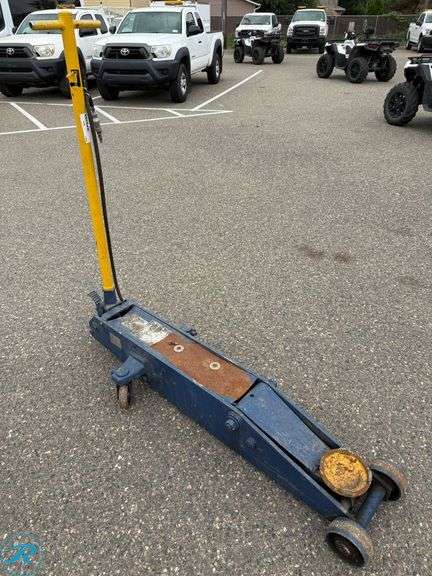 NAPA Pneumatic Floor Jack