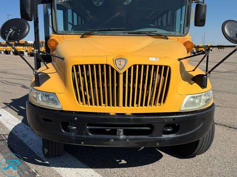 2005  IC Corporation  CE300  RWD  77-Passenger School Bus - Roller Auctions