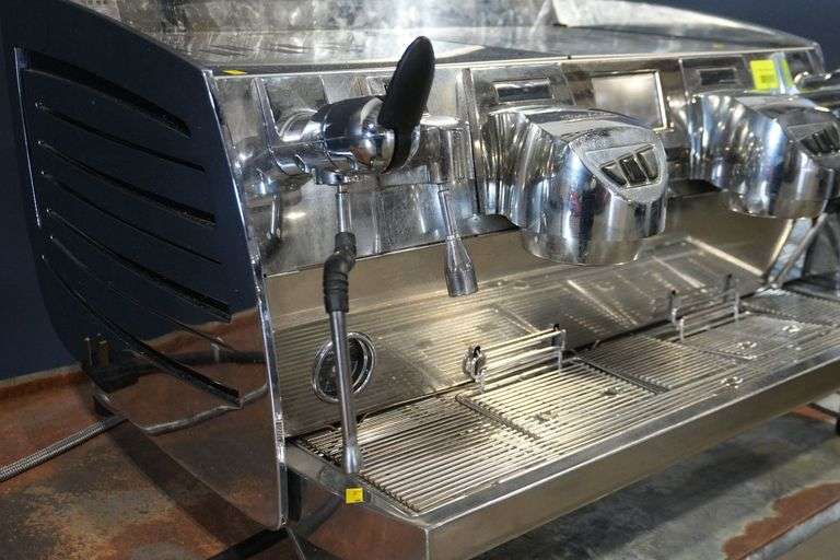 Victoria Arduino VA388 Black Eagle GR2 Espresso Machine, 208-240V, Electric, 220V - Roller Auctions