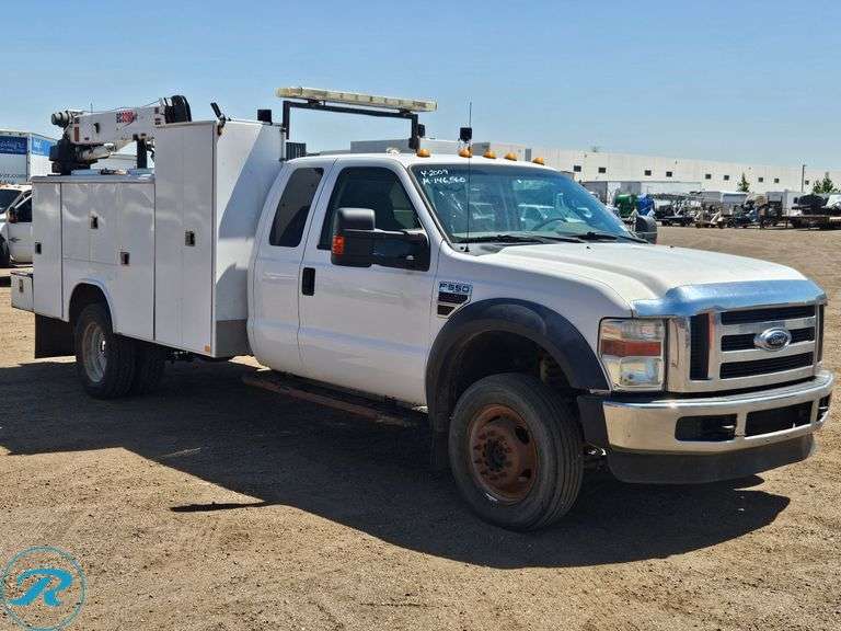 2009  Ford  F550   Super Duty XLT  4WD  Utility Truck - Roller Auctions