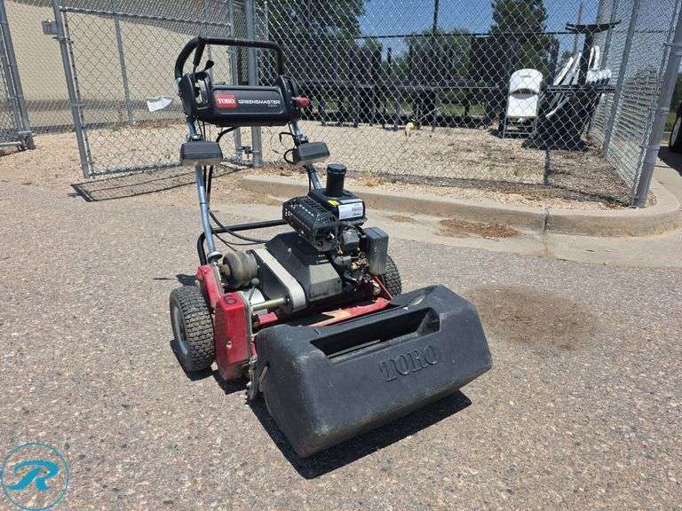Toro Greensmaster 1000 Walk Behind Reel Mower (Inoperable, Does Not Start)
