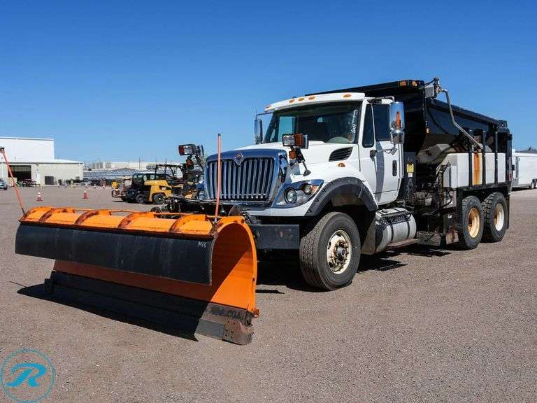 2015 International 7600 T/A Plow Truck