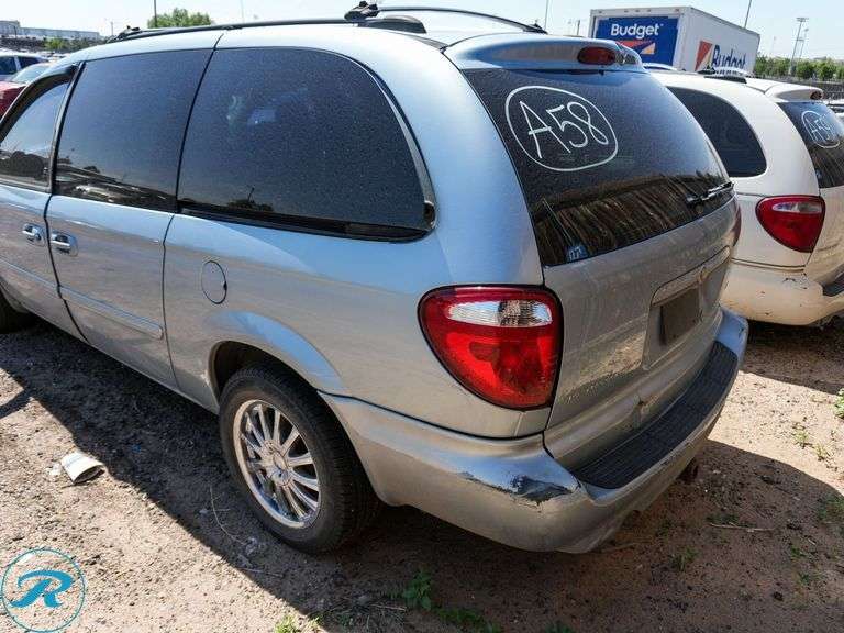2005  Chrysler  Town & Country LX  FWD - Roller Auctions