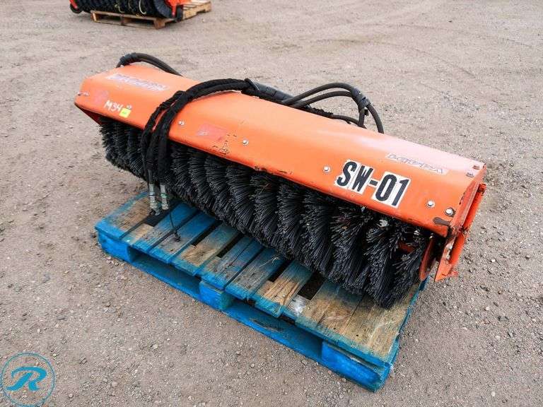 Kubota   V4491  Hydraulics   Broom/Sweeper