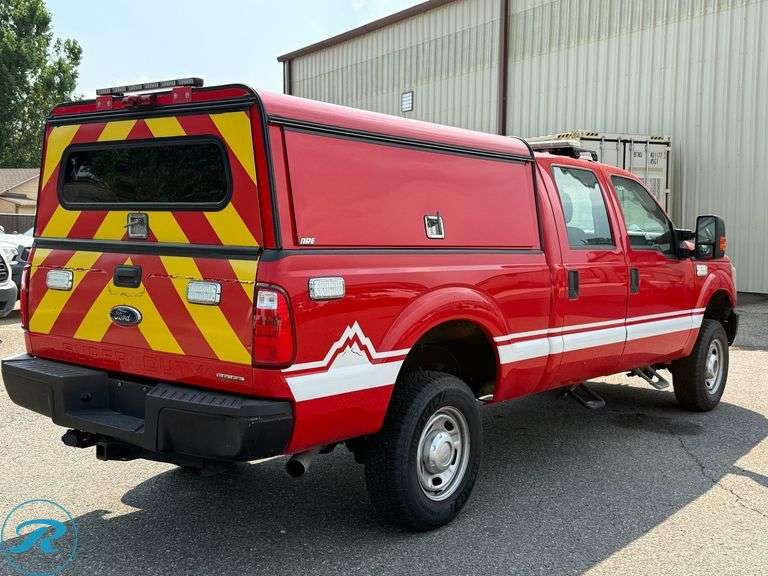 2016  Ford  F350 Super Duty  XL  4WD Crew Cab  Pickup - Roller Auctions