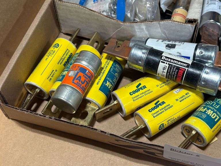Tray of Assorted Fuses: Fusetron, Cooper, and Fuji Industrial - Roller Auctions