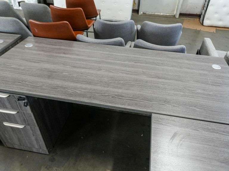 Office Desk With Return, 72" x 71" - Roller Auctions