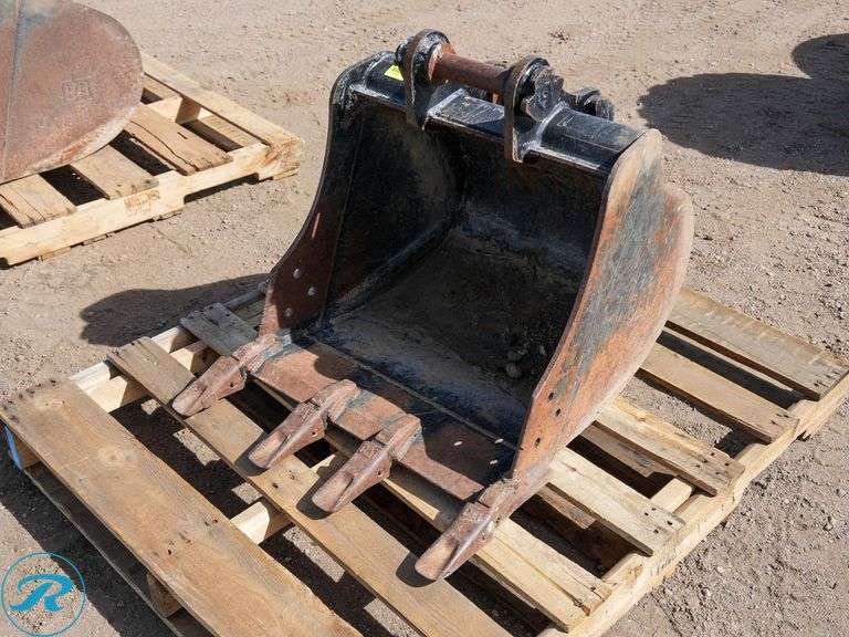 Caterpillar 464-9904 Mini Excavator Bucket, 22"