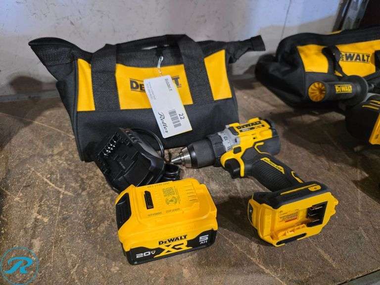 Dewalt DCD800 20V XR 1/2" Cordless Drill Driver With Battery, Charger, and Bag