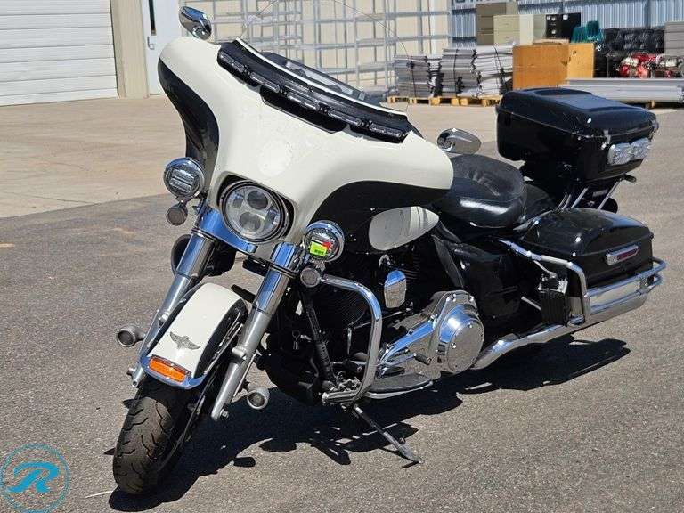 2014 Harley-Davidson FLHTP Electra Glide Police Edition RWD Motorcycle