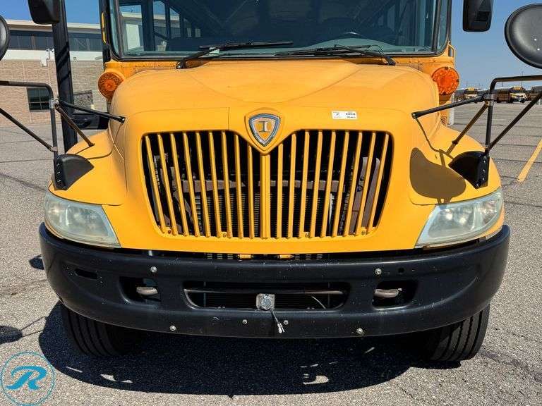 2006  IC Corporation  CE300  RWD  77-Passenger School Bus - Roller Auctions