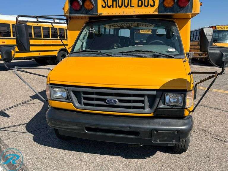 2003  Ford  E450   RWD  14-Passenger School Bus - Roller Auctions