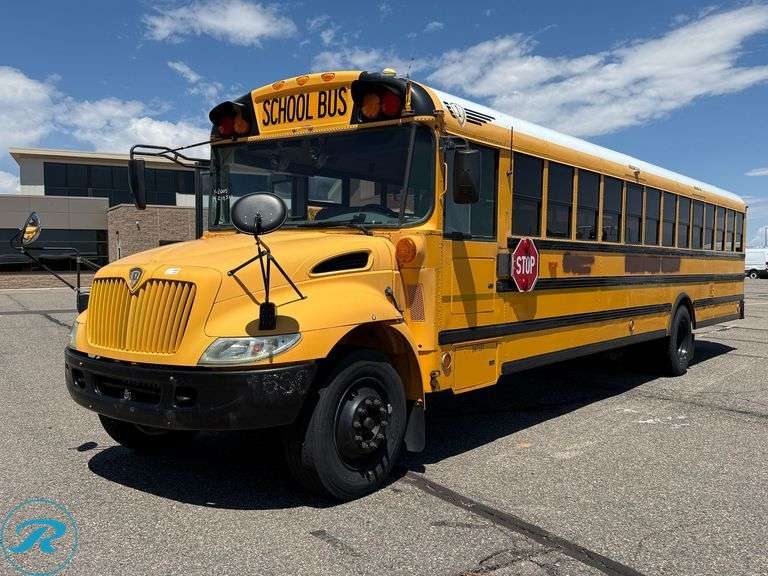 2005 IC Corporation CE300 RWD 77-Passenger School Bus