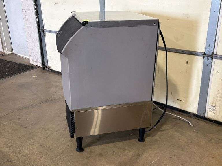 Ice-O-Matic ICEU150FA7 Undercounter Ice Machine - Roller Auctions
