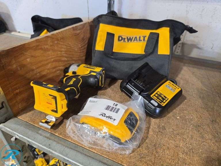 Dewalt DCF809 20V Cordless Impact Driver Kit with Battery, Charger, and Bag