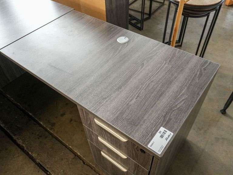 Office Desk With Return, 72" x 71" - Roller Auctions