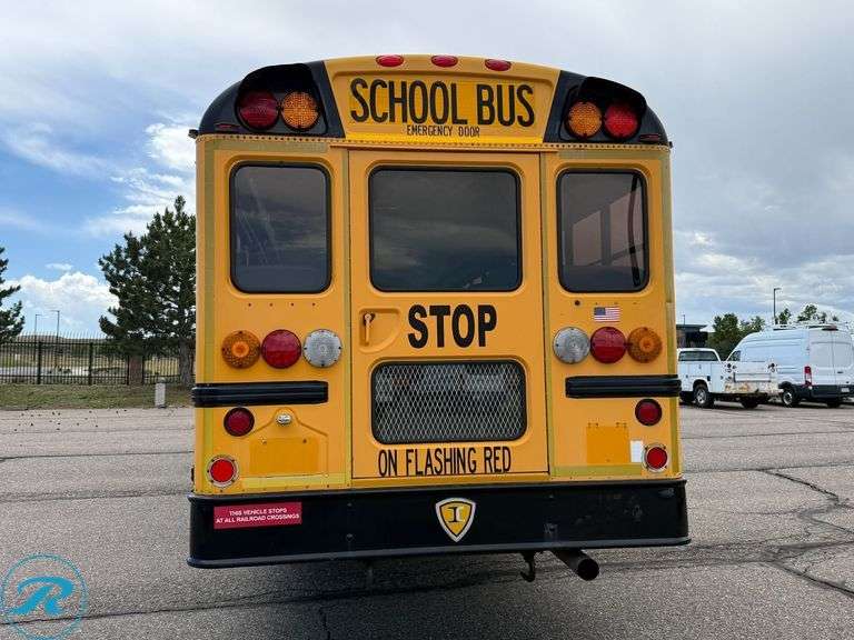2005 IC Corporation CE300 RWD 77-Passenger School Bus - Roller Auctions
