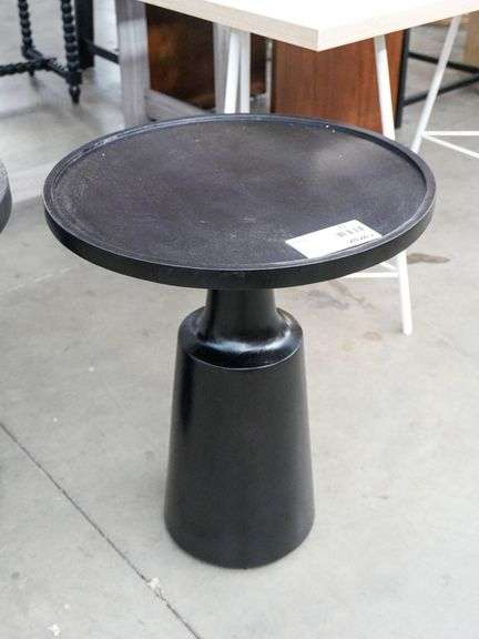 Pedestal Side Table, 20”
