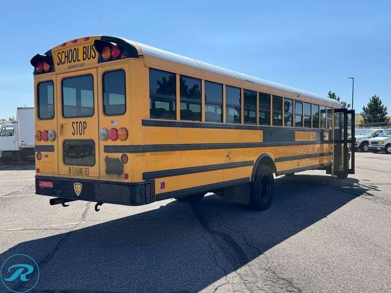 2006  IC Corporation  CE300  RWD  77-Passenger School Bus - Roller Auctions