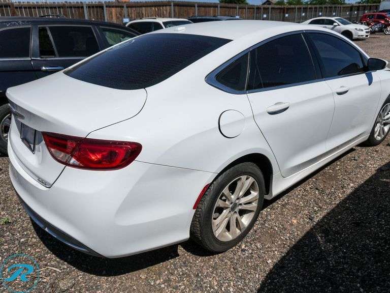 2016  Chrysler  200 Limited  FWD - Roller Auctions