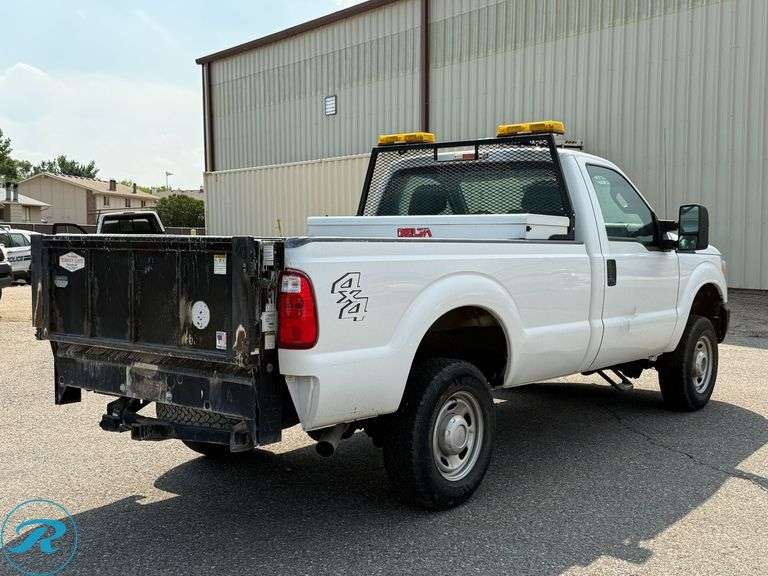 2015  Ford  F250 Super Duty  XL  4WD  Pickup - Roller Auctions