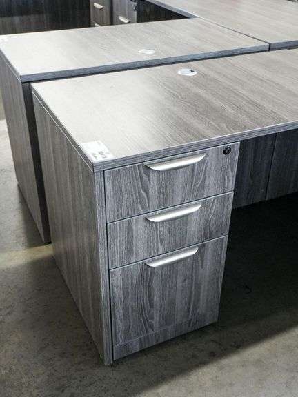 Office Desk With Return, 72" x 71" - Roller Auctions