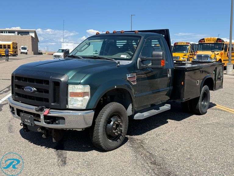 2008 Ford F350 Super Duty XL 4WD Utility Truck
