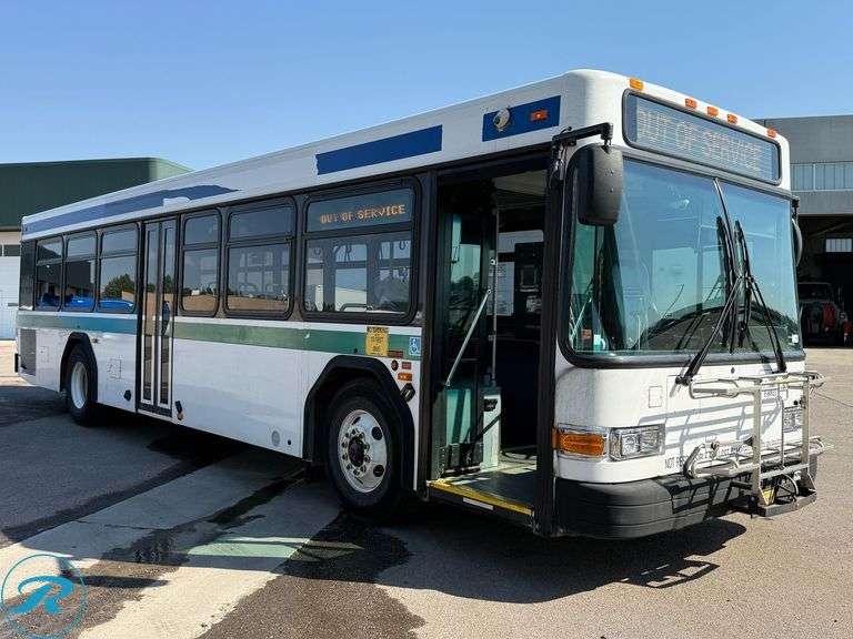 2010  Gillig  G27B102N4  Low Floor Transit Bus - Roller Auctions