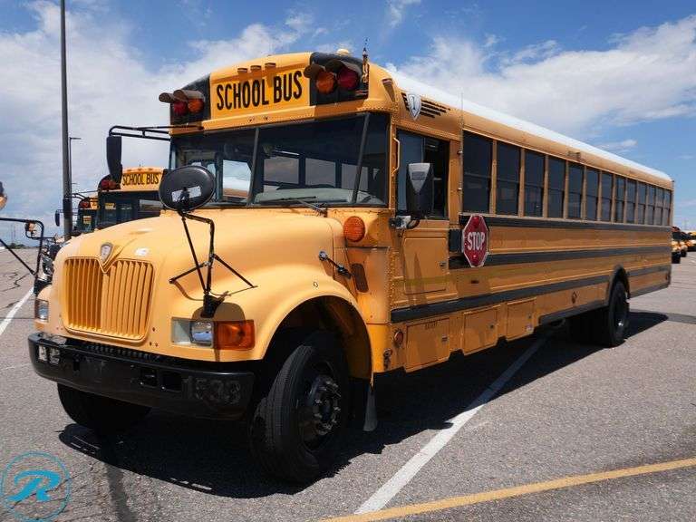 2004 IC Corporation CE300 RWD 77-Passenger School Bus