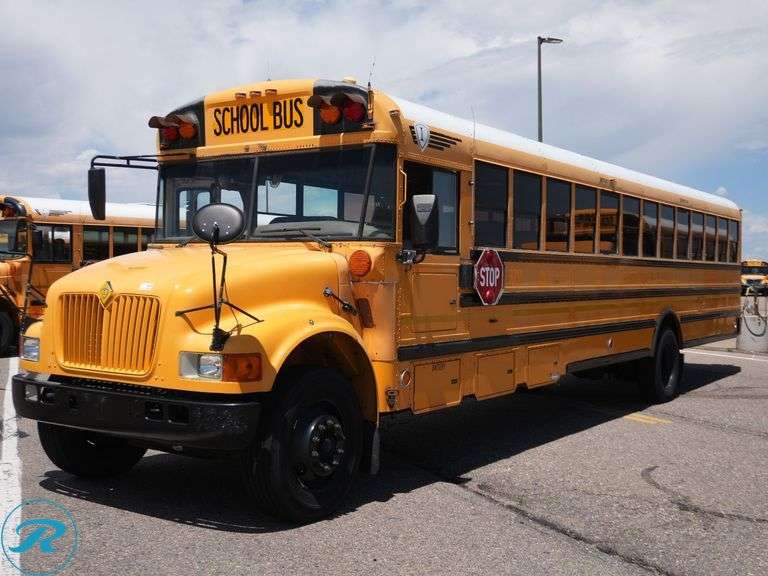 2004 IC Corporation CE300 RWD 77-Passenger School Bus