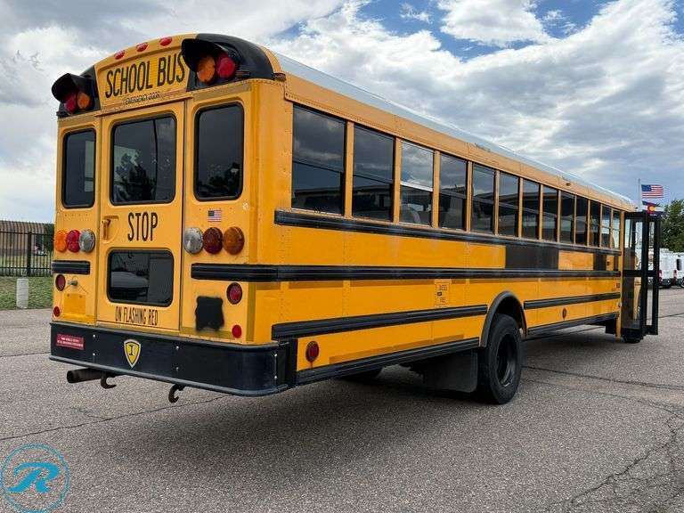 2006  IC Corporation  CE300  RWD  77-Passenger School Bus - Roller Auctions