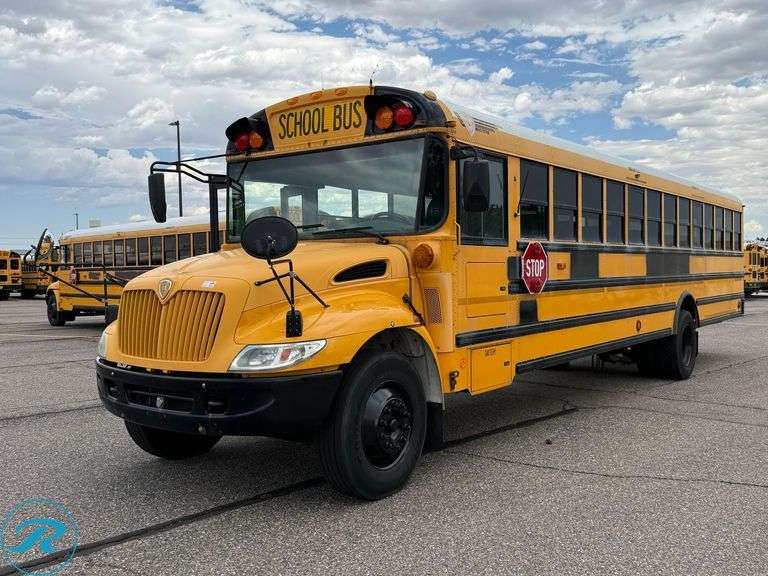 2006 IC Corporation CE300 RWD 77-Passenger School Bus