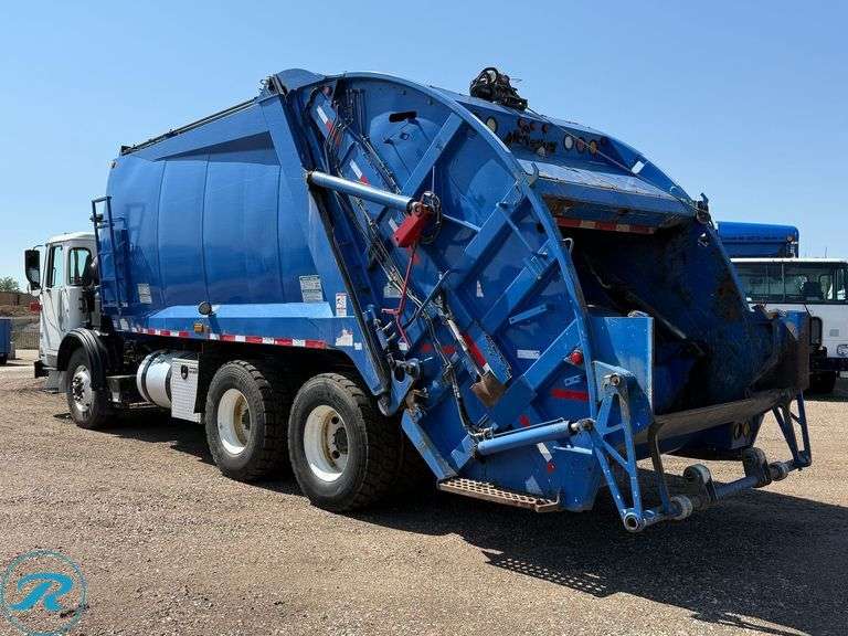 2016  Autocar  Xpeditor  T/A Trash Truck - Roller Auctions