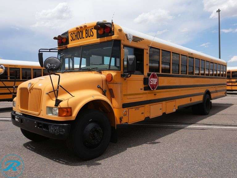 2004 IC Corporation CE300 RWD 77-Passenger School Bus