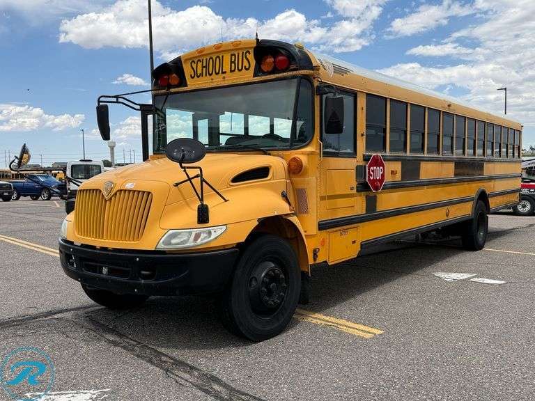 2006 IC Corporation CE300 RWD 77-Passenger School Bus