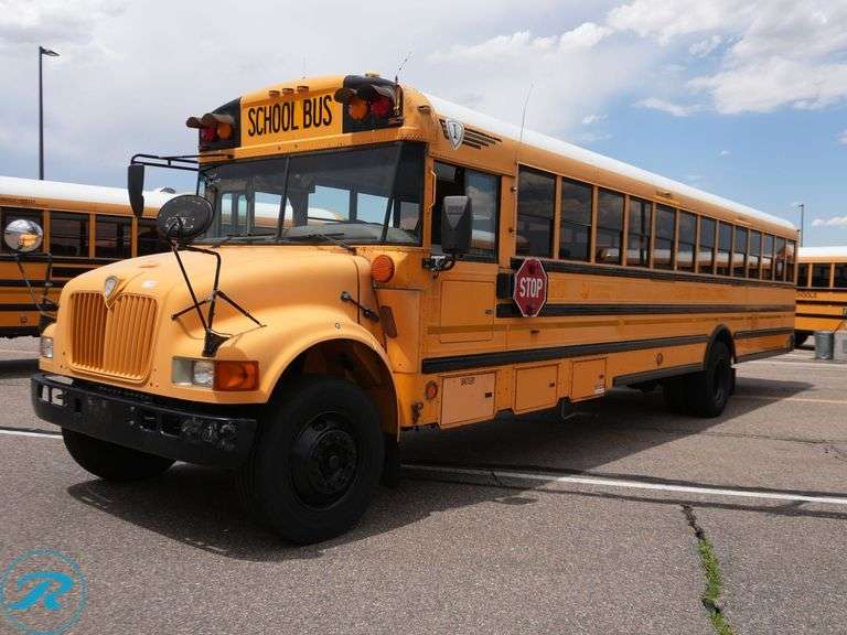 2004 IC Corporation CE300 RWD 77-Passenger School Bus
