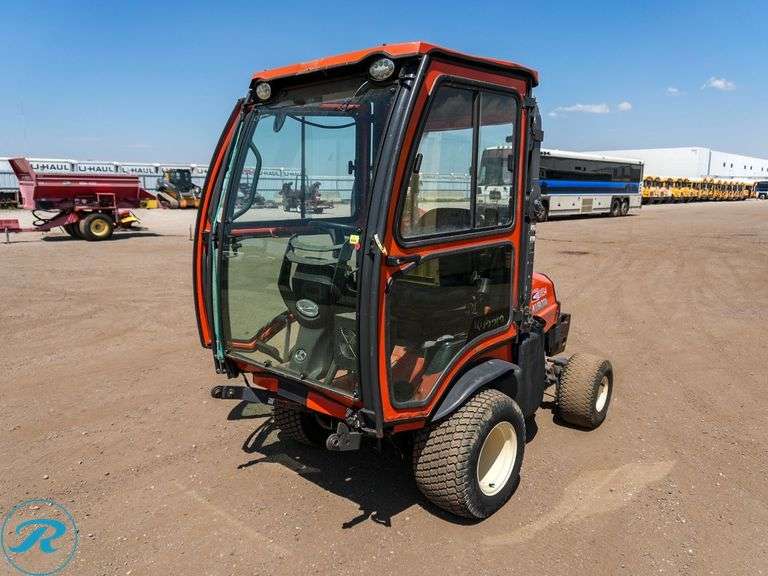 Kubota   F2690  Tractor